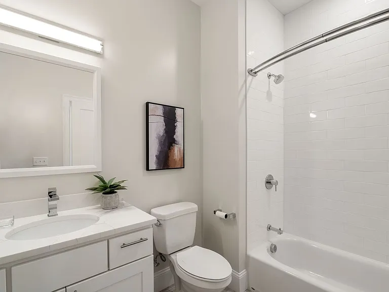 The Brook Luxury Apartments of Cambridge — Photo 15