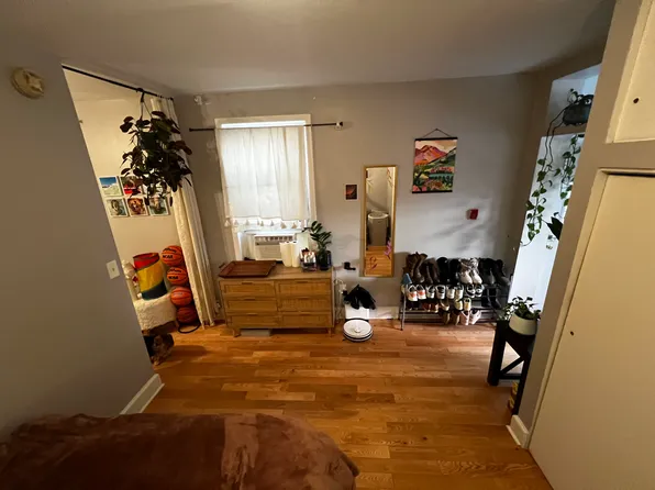 145 N 21st St APT 1R, Philadelphia, PA 19103