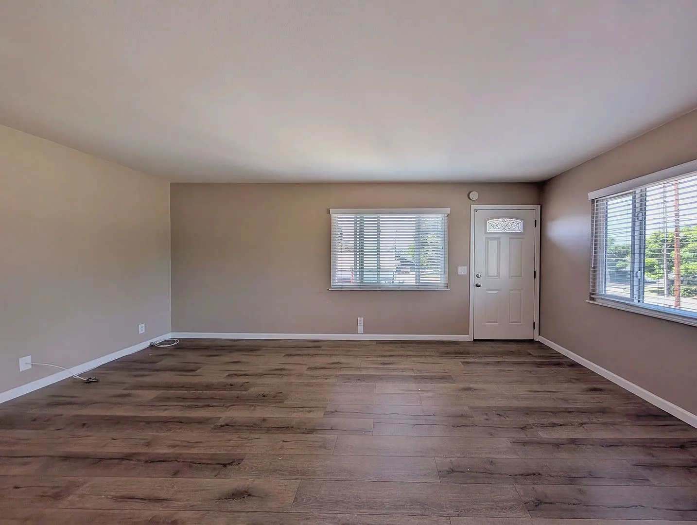 2040 Orange Ave — Photo 1