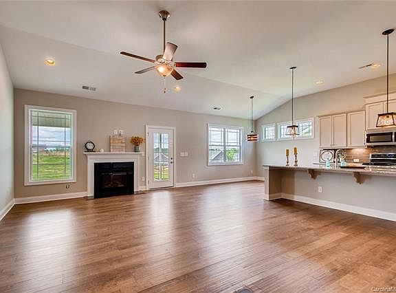 2nd image of 1132 Mayapple Way #179