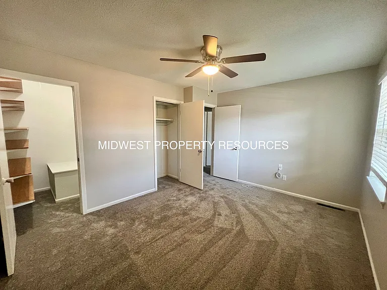 Stunning 2 Story townhome w/ outdoor Maintenance provided — Photo 9