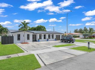 9670 SW 17th St, Miami, FL 33165