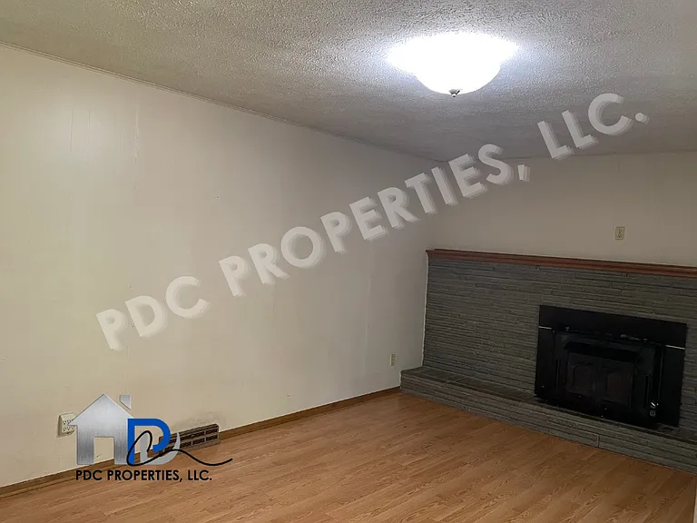 832 S Luster Ave — Photo 11