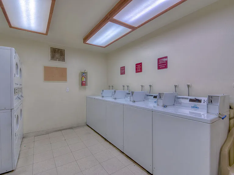 Grande Apartments - Laundry Room