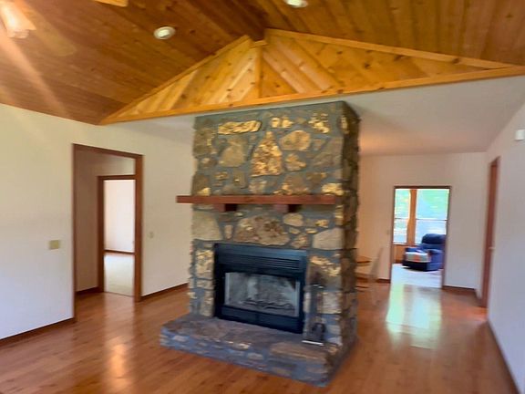 5th image of 206 Cherokee Dr