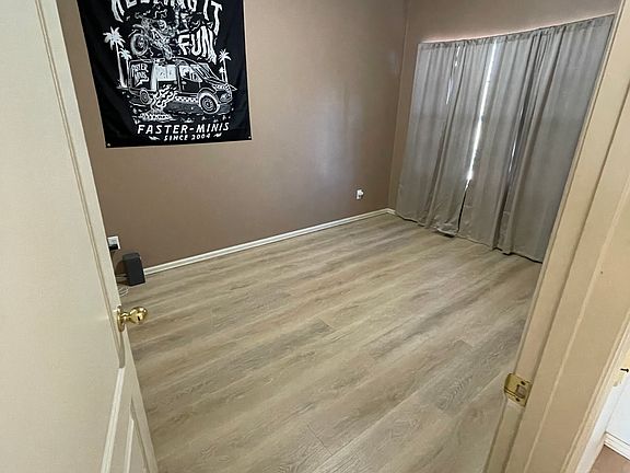 4th image of 1825 Estates Dr Unit B