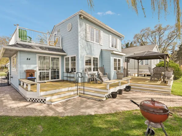 84 Lake Ln, Fox Lake, IL 60020