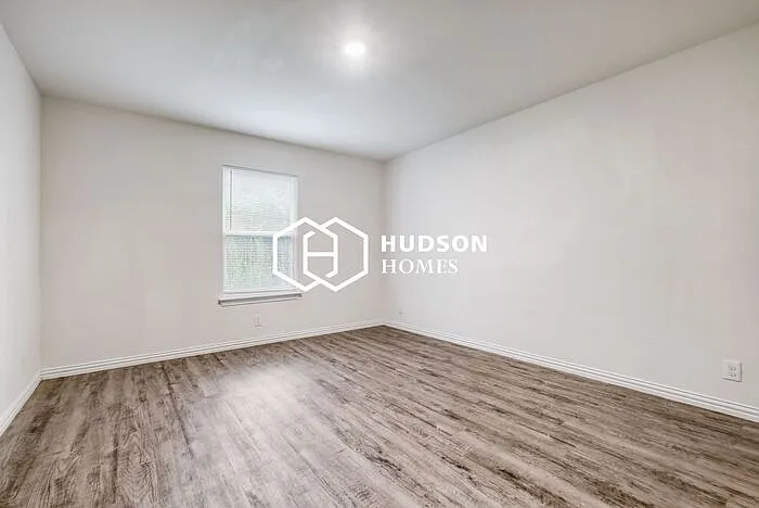 772 Mitchell Ave — Photo 6