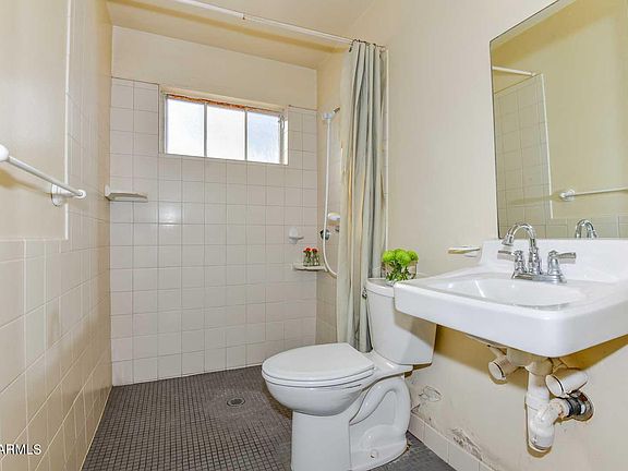3rd image of 2707 W CAMPBELL Avenue