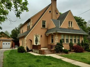 54 Meadowbrook Rd, Hempstead, NY 11550