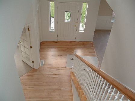 Staircase w/maple landing