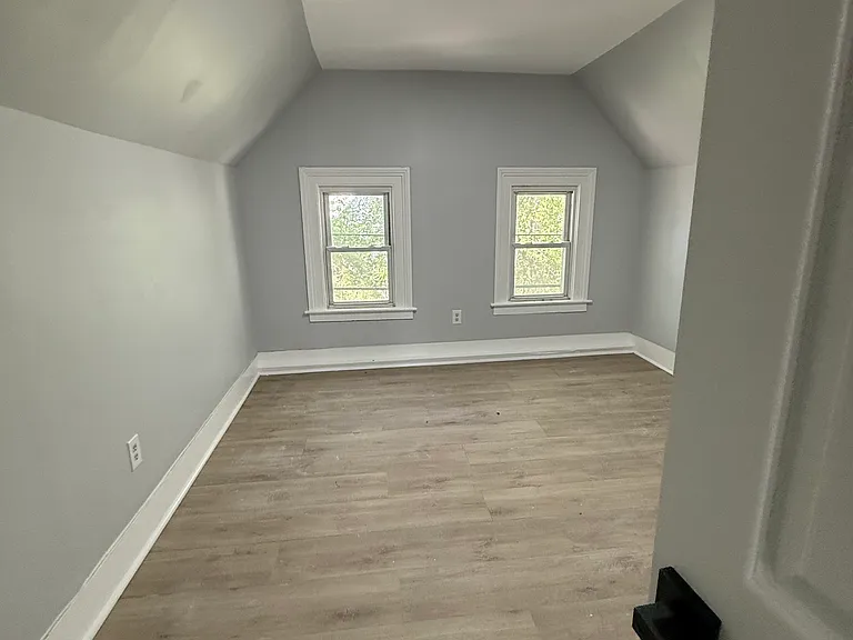 295 Lloyd St #2 — Photo 15