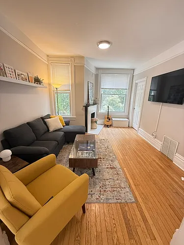 1636 N Claremont Ave #2 Photo 1