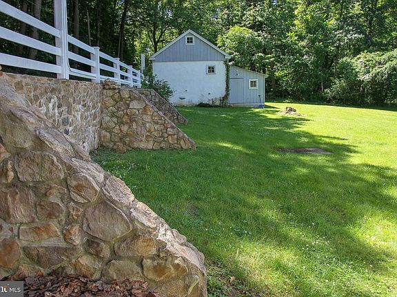 4th image of 1224 Hilltop Rd