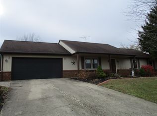 1595 Catalpa Dr, Radcliff, KY 40160