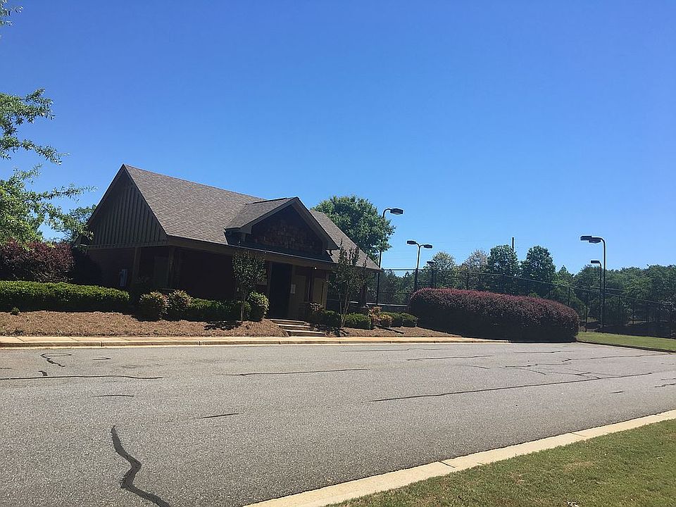 2nd image of 1010 Cobblestone Ln