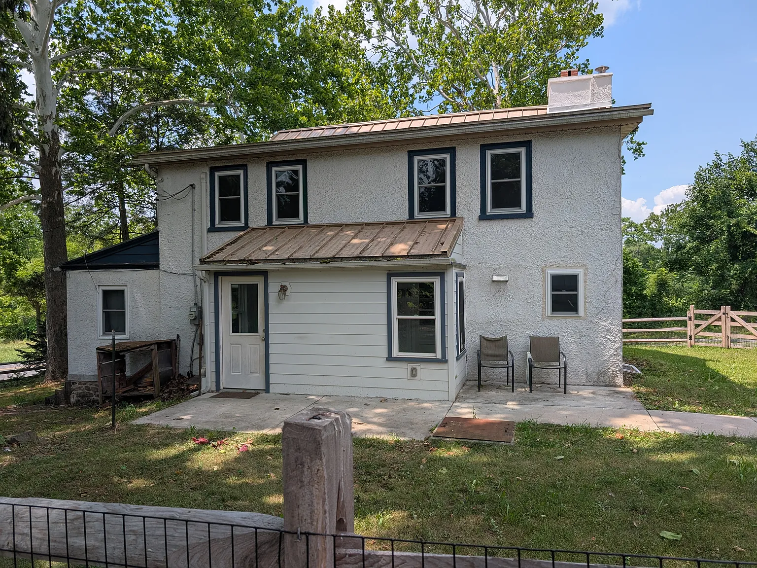 5 bed, $2,500 — Photo 1