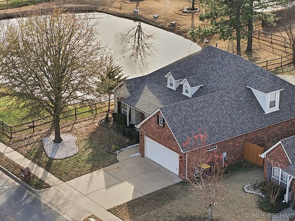 2nd image of 11112 S 3rd St