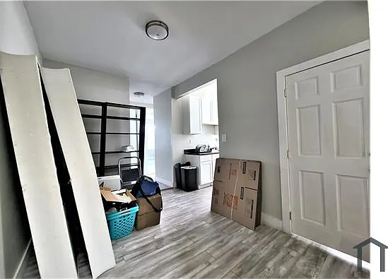 4 bed, $3,900 — Photo 1