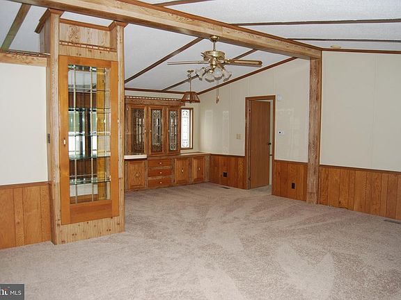 3rd image of 605 Tee Jay Ln