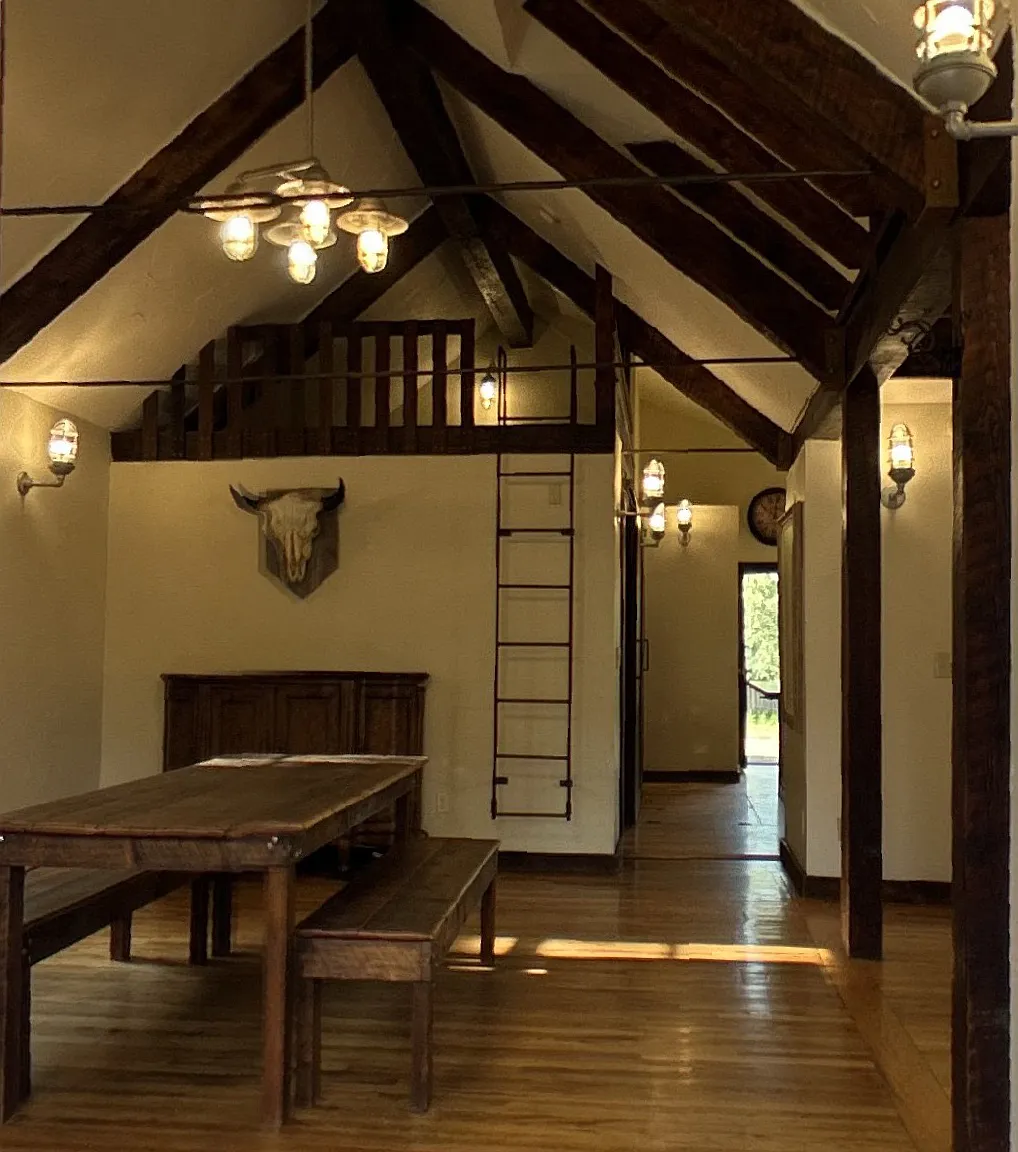 2 bed, 1.5 bath, 1600 sqft, $3,860 — Photo 2