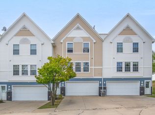 1208 SE Village View Ln, Ankeny, IA 50021