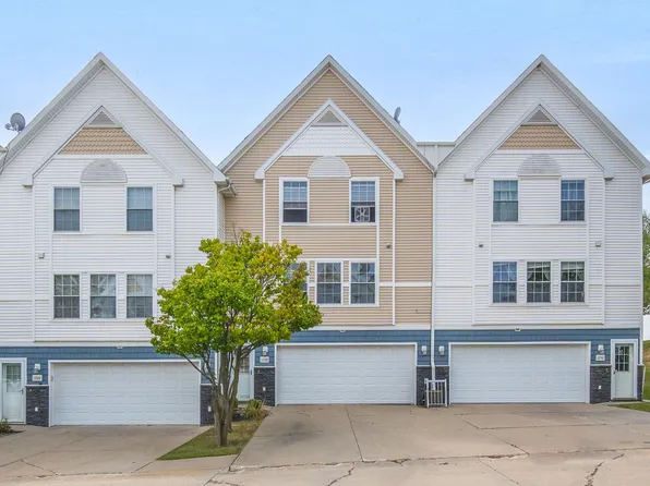 1208 SE Village View Ln, Ankeny, IA 50021