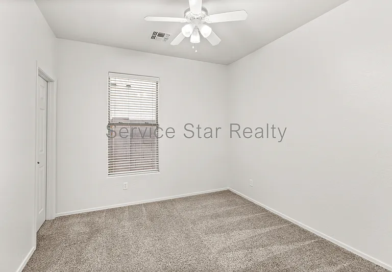 10122 W Albeniz Pl — Photo 9