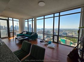 38 Grenville St