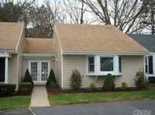66 Forge Ln, Coram, NY 11727