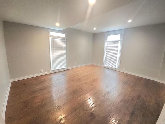 5th image of 503 W Walnut St #3