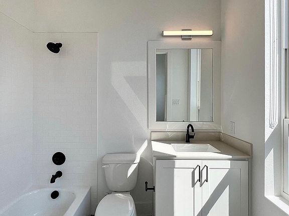 3rd image of 5708 Lindell Ave #103