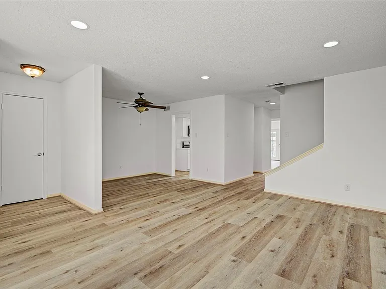 1334 Country Place Dr — Photo 6