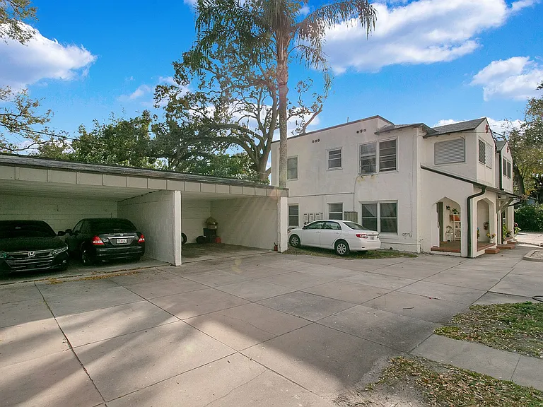 714 E Harwood St — Photo 6