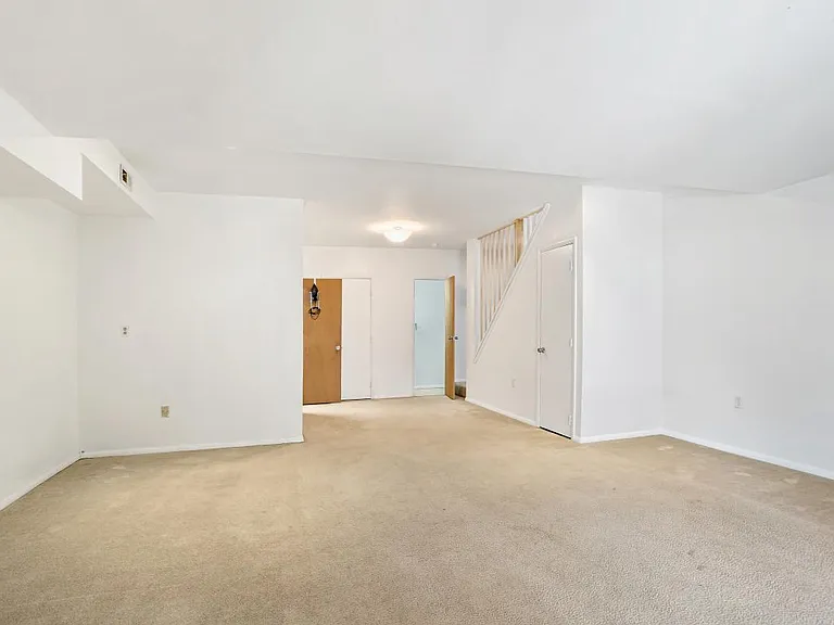 35 Bellfalls Way — Photo 26