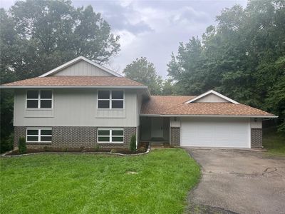 355 Somerset Dr, Villa Ridge, MO, 63089