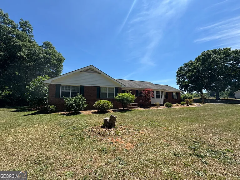 1041 Limmerick Dr — Photo 2