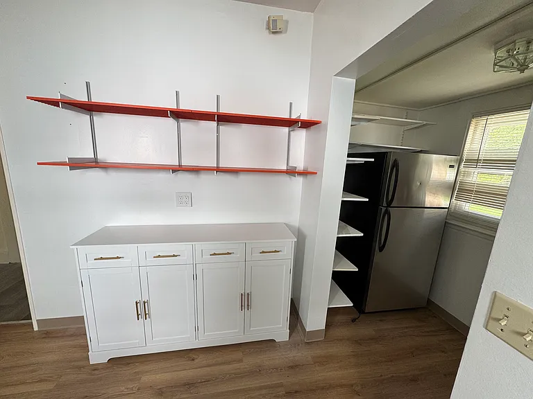 130 Roosevelt Ave #5 — Photo 3