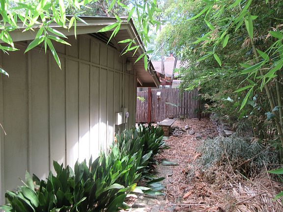 5th image of 9001 Wildridge Dr