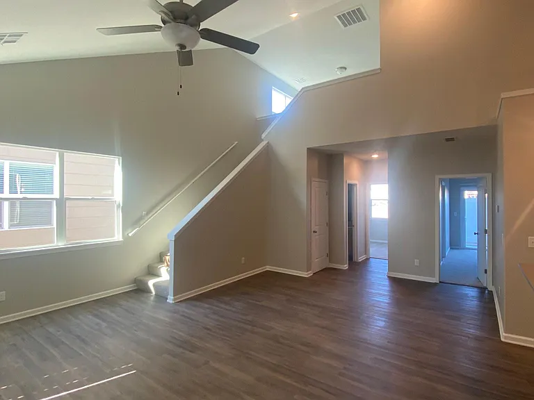 927 Lingonberry Ln — Photo 6