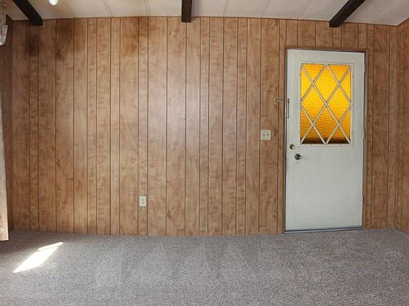 2nd image of 3122 Oakbridge Dr