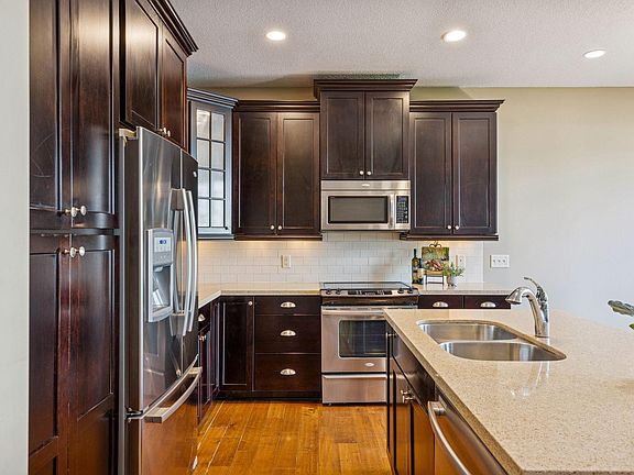 5th image of 3081 Countryside Ave Unit B