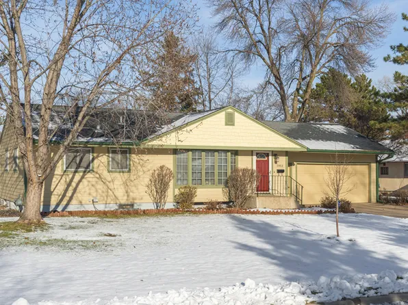 5953 Admiral Ln, Brooklyn Center, MN 55429