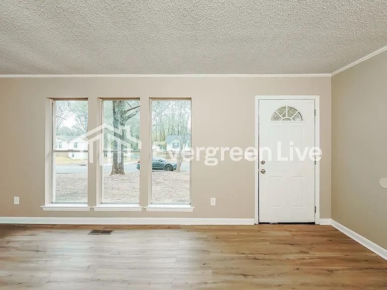 5021 Oak Leaf Cir — Photo 3