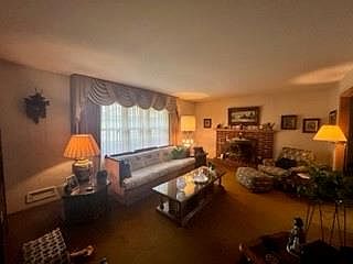 2nd image of 805 W 87th St