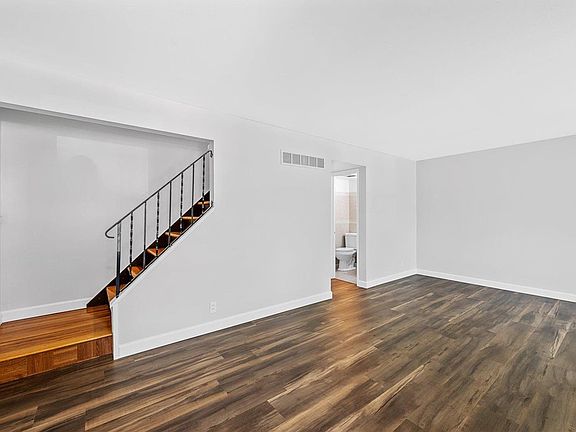 3rd image of 10427 Willowdale Dr