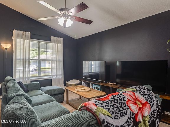 4th image of 11604 Oaklane Dr