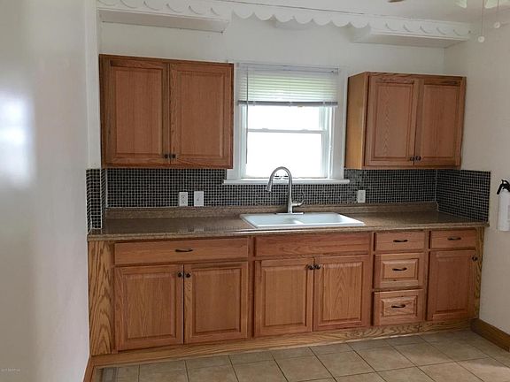 4th image of 612 Ulstad Ave