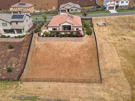 3rd image of 164 Teakwood Ct
