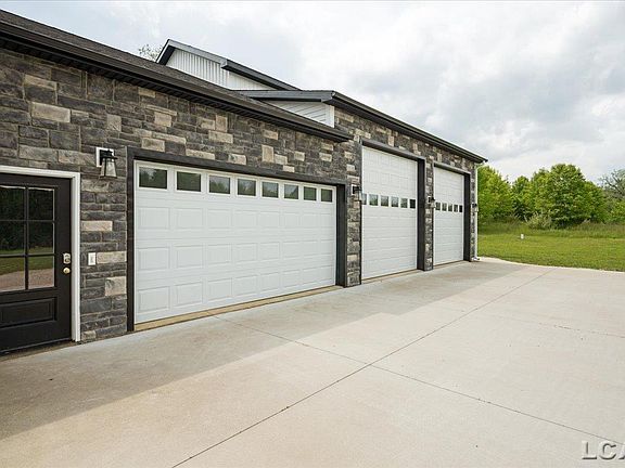 3rd image of 8810 Stephenson Rd